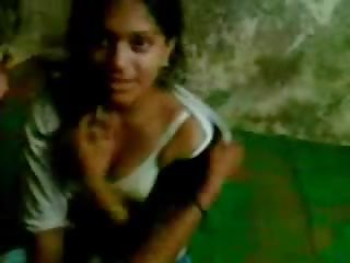 Indiýaly teenage beauty pallavi enjoying with her bf in house